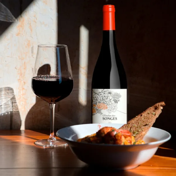 Dégustation des vins à  L'Enclos des Songes